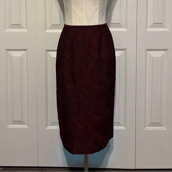 AMANDA SMITH, Brocade Burgundy Two Piece Skirt Suit w/Faux Fur, Size 8, EUC - Picture 3 of 7
